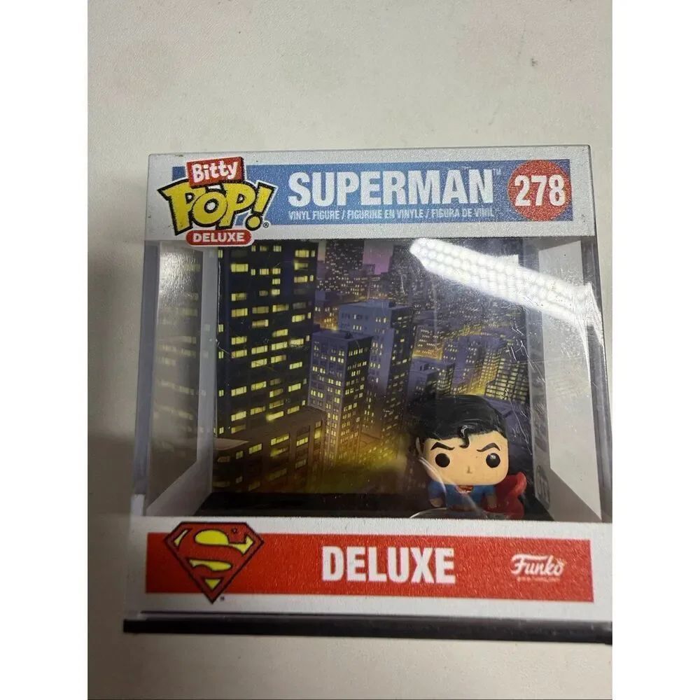 Funko Bitty Pop! DC Superman Deluxe Vinyl Figure #278!